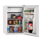 BLACK+DECKER - 2,5 pi³ Mini-frigo autonome avec congélateur, blanc-Rangement pratique : Notre petit réfrigérateur avec congélateur permet de ranger les restants, la nourriture, les boissons gazeuses, la bière et d'autres boissons avec un minimum d'énergie et un faible encombrement