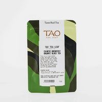 Tao Tea Leaf – Thé noir Déjeuner chinois biologique, thé en vrac de 50 g-Il s’agit d’un thé noir unique issu de feuilles qui souvent deviennent de grandes feuilles utilisées pour les thés Pu’er. Les feuilles proviennent d’arbres centenaires de Yunnan Da Ye. L’origine des feuilles est ce qui donne à ce thé ses saveurs de marque