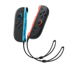 Nintendo - Dragonnes Joy-Con pour manettes Joy-Con 2 – Bleu clair / Rouge clair – Lot de 2-La dragonne s'attache et se détache facilement d'une simple pression sur un bouton
