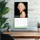 Plato - 2026 Marilyn Monroe Officiel Calendrier mural Suspendu Mensuel - 30,5 cm l x 61 cm H - Anglais-Caractéristiques - 16 mois (mise en page sur deux pages de septembre à décembre 2025 et de janvier à décembre 2026) , 30,5 cm x 30,5 cm (fermé) , 30,5 cm x 60,9 cm (ouvert) , 28 pages