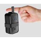 Uncaged Ergonomics - Travel Pack RISE Support pivotant pour ordinateur portable et chargeur de voyage - Argent-Le caoutchouc antidérapant empêche le glissement sur la surface sur laquelle il repose.