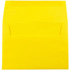 JAM Paper - Enveloppes d'invitation colorées A7 - 5,25 x 7,25 - jaune recyclé - Paquet de 50-Ces enveloppes sont parfaites pour envoyer des invitations, des cartes de voeux, des RSVP, des cartes de remerciement, des cadeaux d'anniversaire, des remises de diplômes, des vacances et plus encore