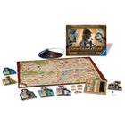 Ravensburger - Jeux de Société Scotland Yard: Edition Sherlock Holmes -Moriarty est rarement repéré grâce à sa montgolfière qui lui permet de se déplacer rapidement et de brouiller les pistes. Moriarty gagne s'il s'échappe , les détectives devront donc collaborer et utiliser leurs pouvoirs spéciaux avec brio pour le traduire en justice.