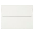 LUX ? Enveloppes d?invitations A7 (5 1/4 x 7 1/4 po), 60 lb, blanc avec bande détachable, 50/boîte (4880-WPP-50)-Les enveloppes d?invitations A7 (5 1/4 x 7 1/4 po) sont idéales pour les invitations, les cartes de remerciements, les invitations de mariage, les faire-part et les photos de 5 x 7 po