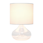 JAC Styles - Lampe de table ryley raindrop de 13,75 pouces - verre transparent avec abat-jour blanc-Éclairage doux et confortable - L’abat-jour en tissu diffuse doucement l’éclairage pour créer une atmosphère accueillante pour la détente, la lecture ou un usage quotidien.