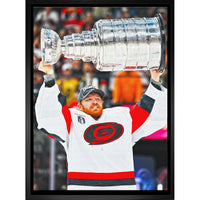 Frameworth - Frederik Andersen Toile encadrée 20 po H x 29 po l Carolina Hurricanes Champions de la Coupe Stanley 2026 - Sous licence officielle LNH/AJLNH-Produit mural NHL and NHLPA sous licence officielle pour les amateurs des Carolina Hurricanes