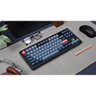 Keychron - V3 Max RGB Wireless Mechanical Keyboard - Red Switch - TKL Layout with Knob - Carbon Black-Touches PBT Double-Shot au Profil OSA : Ces Touches PBT Double-Shot au Profil OSA ont une hauteur similaire au profil OEM et une forme semblable au SA. Nous les avons nommées touches OSA (OEM sphérique angulaire). Les touches en PBT offrent une excellente résistance à l'huile, améliorent la sensation de frappe et empêchent les légendes de s'effacer.