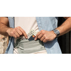Travelon - Pochette de taille dissimulée avec blocage RFID - 10,75 po L x 5 po H x 0,125 po P - Gris-Protège les cartes de crédit, les cartes de débit et les passeports contre les lecteurs RFID