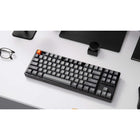 Keychron - Clavier mécanique sans fil K8 Max RGB - Échangeable à chaud - Interrupteur rouge - Disposition TKL - Noir-Compatibilité multi-appareils : Adapté aux utilisateurs de Mac et Windows, le K8 Max est livré avec des capuchons de touches personnalisables pour chaque système, vous permettant de sauvegarder deux dispositions différentes directement sur le clavier.
