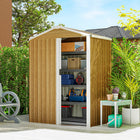 Outsunny - Abri de jardin extérieur 4,5 pi x 3 pi, aspect bois-Une porte coulissante verrouillable et peu encombrante permet un accès facile pour les petits jardins 
