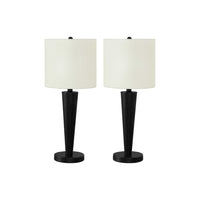 Monarch Specialties - Luminaire - 24 po H Lampe De Table - Port Usb Inclus - Ensemble De 2 - Métal Noir - Abat-Jour Ivoire-Illuminez votre bureau, votre salon ou votre chambre à coucher avec cet ensemble de 2 lampes d'appoint contemporaines de 24 pouces de haut en finition métal noir, avec d'élégants abat-jours en lin ivoire effilés et surmontés d'un embout décoratif en métal noir