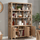 Sauder - Mur de rangement Newberry Lane - Pin kaki-étagères spacieuses: Étagères ouvertes spacieuses pour le rangement et l'exposition. Une étagère réglable derrière chaque porte offre un rangement caché polyvalent. Trois portes dotées de charnières à fermeture douce