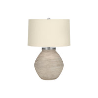 Monarch Specialties - Luminaire - 25 po H Lampe De Table - Béton Crème - Abat-Jour Beige - Contemporain-Ajoutez une touche de chaleur et de luminosité à votre intérieur avec cette élégante lampe de table contemporaine de 25 pouces de haut avec une base en forme de jarre avec une texture de béton crème aux fines stries, surmontée d'un abat-jour tambour en lin beige et d'un embout rond argenté