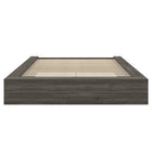 Nexera - Lit Plateforme Queen James en Chêne Gris-Silhouette Polyvalente : Une forme rectangulaire qui s'adapte harmonieusement à une variété de styles de décoration