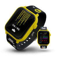 My Play Watch - Montre intelligente rétro gaming Space Invaders, Jaune/Noir-Affichage rétro de l’heure : Choisis parmi une collection de graphiques et d’illustrations emblématiques de Space Invaders  pour personnaliser le cadran de ta montre et montrer ton amour des jeux d’arcade classiques