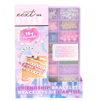 Next Style - D.I.Y. Bracelets de l’amitié, Ornés de fleurs -Crée des liens indestructibles avec les bracelets de l’amitié Next Style D.I.Y. ornés de fleurs - le kit tout-en-un de création de bijoux qui te laisse créer plus de 15 accessoires personnalisés à superposer et échanger!