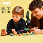 LEGO - Bluey : L’Escapade à la Plage de la Famille de Bluey, Ensemble de Construction pour Enfants d’Âge Préscolaire -Développez des compétences avec Bluey - Les ensembles LEGO Bluey inspirent des jeux de rôle créatifs auxquels les enfants s’identifieront et soutiennent les étapes de développement que les parents voudront partager