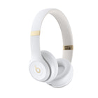 Beats - Solo 4 Écouteurs supra-auriculaires sans fil - Blanc chaud-C'est vrai : jusqu'à 50 heures d'autonomie sur batterie.3 Cela représente beaucoup de répétitions. Ou des vols. Ou des appels. Si votre batterie est faible, Fast Fuel signifie qu'une charge de seulement dix minutes donne jusqu'à cinq heures de lecture