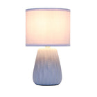 Simple Designs - Mini lampe de table texturée - pervenche avec abat-jour assorti-Assemblage et utilisation: Le produit est livré assemblé et il suffit de fixer l'abat-jour à la base avec un écrou à douille fourni avant utilisation
