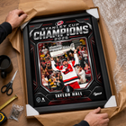 Frameworth - Cadre photoglass de Taylor Hall 16x20 des Carolina Hurricanes champions Coupe Stanley 2026 - 18 po l x 22 po H-Qualité Frameworth : fabriqué au Canada par Frameworth Sports Marketing, fondée en 1992, produisant des souvenirs sportifs sous licence officielle