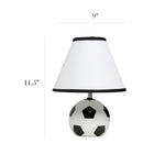 Simple Designs - Enfants Lampe de Table de Football-taille du produit : la taille totale du produit est l : 9" x l : 9" x h : 11.5" et pèse 1.54 lbs. L'abat-jour de cette lampe mesure 9" x 6.75"