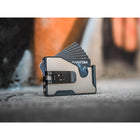 Fantom - Portefeuille M - extra mince - argent titane avec clip à billets noir-Fabriqué en aluminium de qualité aéronautique avec finition anodisée, le portefeuille Fantom M est doté d'aimants puissants et d'un dos caoutchouté pour une fixation sûre à tout appareil mobile équipé de MagSafe