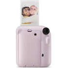 FujiFilm - Appareil instantané Instax Mini 12 - Violet lilas-Il suffit de tourner l'objectif pour allumer et éteindre l'appareil