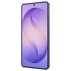Samsung - Galaxy S26+ - 256 Go - Violet Cobalt - Bell et Virgin Plus-Laissez la nuit opérer sa magie pendant que vous vivez vos moments. Le mode Nuit s'adapte automatiquement pendant que vous filmez, pour des vidéos lumineuses, fluides et nettes—sans éclairage supplémentaire.