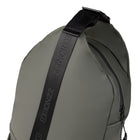 Edition22 - Signature Sac bandoulière - Kaki-Dimensions: 14 po L x 15,75 po H x 5,1 po l