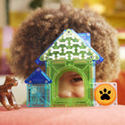 Magna-Tiles - Ensemble de construction magnétique Niche pour chien 13 pièces-Plus à découvrir: Ajoutez les ensembles Maison de jeu pour animaux de compagnie, Arbre à chat et Boule pour hamster MAGNA-TILES à la Niche pour chien pour créer un monde d’aventures de bébé à fourrure!