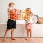 Connetix - Pastel Citron et Pêche Pack de Plaque de Base, Contenant 2 Pièces-Dans des couleurs citron et pêche, avec notre design biseauté unique, permettant aux tuiles d'être solides tout en offrant de magnifiques réfractions claires