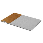 General Supply Goods + Co - Chargeur sans fil 10 W - tapis de souris enroulable - Cognac-La protection intégrée contre la surtension, la sous-tension, les 
    courts-circuits et la surchauffe garantit une charge en toute sécurité.