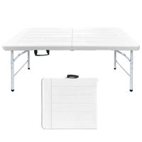 Homy Casa - Table pliante portative en plastique effet bois de 4 pi avec 4 hauteurs réglables - Blanc-Le plateau blanc effet bois apporte un aspect propre et naturel