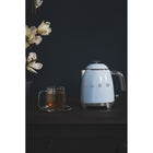 SMEG - Bouilloire électrique mini de 3 tasses au style rétro 50S - Bleu pastel-4