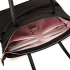 Swissdigital - KATY ROSE NG Sac fourre-tout Noir avec lumière LED-TISSU ÉCOLOGIQUE : Il vous offre une alternative verte et sans culpabilité aux matériaux traditionnels. En se tournant vers des ressources renouvelables et recyclables, cela contribue à réduire l’impact environnemental et à créer un monde meilleur pour les générations futures.
