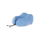 Bugatti - Oreiller cervical ergonomique de voyage - Bleu-Garder votre oreiller cervical propre et frais se fait sans effort grâce à son tissu lavable. Retirez simplement la housse et jetez-la dans la machine à laver, garantissant ainsi que votre oreiller reste hygiénique et prêt pour votre prochaine aventure