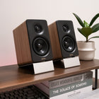 Edifier - Enceinte Bluetooth multimédia sans fil haute résolution M60 à commande tactile - Chêne classique-Le panneau tactile monté sur le dessus comprend un rétroéclairage automatique qui s'active lorsqu'une main s'approche et s'éteint automatiquement. De simples gestes tactiles et de glissement permettent un contrôle sans effort du haut-parleur.