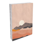 Orange Circle Studio - Carnet Déstructuré Moyen Soleil à l’Horizon - 6,5 po l x 8,625 po H - Couleurs Assorties-Dispose d’une couverture rigide avec une reliure copte moderne