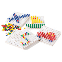 Ensemble de chevilles et de panneaux perforés edxeducation - 1005/Set-Cet outil pratique développe la motricité fine et est idéal pour les travaux de motifs, de symétrie, de tri et de séquençage