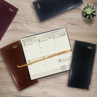 Brownline - 2026 Agenda hebdomadaire de poche Executive - 6-7/8 po x 3-3/16 po - Couleurs assorties - Trilingue-Format de page: 6-7/8 po H x 3-3/16 po l