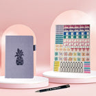 Wamaco - Collection Pineapple Planning Essential - Agenda violet non daté, autocollants, stylo-Professionnel - Notre collection Planner Essentials ajoute une touche esthétique à toutes ses utilisations. Le stylo à bille écrit en douceur et les autocollants permettent d'attirer l'attention sur les jours et les engagements importants.