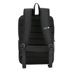 Swissdigital - Sac à dos noir platine KATY ROSE avec localisateur SDD-SYSTÈME ADD-A-BAG : Le système intelligent Add-A-Bag est non seulement un véritable soulagement pour vos voyages avec plusieurs bagages, mais il est aussi extrêmement facile à utiliser. Attachez simplement votre sac à votre bagage grâce à la sangle intégrée, sans les mains. Le manchon pour trolley se fixe sur la poignée verticale de votre bagage, vous permettant d'attacher votre sac à dos à la valise et de le tirer d'une seule main.