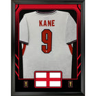 Frameworth - Coupe du Monde FIFA 2026 Officielle Angleterre Harry Kane Cadre Réplique de Maillot - 25,75 po x 33,75 po-Présentoir encadré de réplique de maillot sous licence officielle de la Coupe du Monde FIFA 2026 mettant en vedette Harry Kane.
