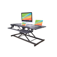 Rehausseur de bureau électrique Rocelco 46" avec prise secteur, chargeur USB et grand clavier Tracy - Noir-EDRB-46 po a une grande surface de travail de 46 po x 23.6 po.