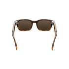 Meta - Lunettes Adventurer - écaille, verres marron-Capturez l'instant sans en perdre une miette. Appuyez simplement sur le bouton ou dites « Hey Meta » pour prendre une photo ou une vidéo de ce que vous voyez, avec des couleurs éclatantes et fidèles à la réalité, prêtes à être partagées sur Instagram, WhatsApp ou par SMS.
