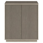 Hudson&Canal - Meuble d'appoint Alston 28 po de largeur - Chêne gris vieilli-Comprend deux portes battantes et une étagère centrale réglable