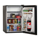 BLACK+DECKER - 3,2 pi³ Mini-frigo autonome avec congélateur, noir-Capacité spacieuse : deux étagères de réfrigérateur en verre amovibles aident à agrandir l'espace de rangement tandis que les bacs de rangement de porte pleine et demi-largeur peuvent accueillir des canettes et des petits contenants ou des bouteilles de 2 litres.