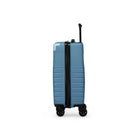 Bugatti Valise de cabine à coque rigide 21.50po de la collection Stockholm - Bleu Glacier-Coins de protection