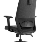 Offices to Go - Fauteuil à basculement synchronisé à dossier haut Swift avec un appui-tête, garnie d’un textile gris-Le réglage pneumatique de la hauteur du siège permet de soulever ou d’abaisser le siège pour permettre à vos pieds de reposer à plat au sol, évitant la pression sous vos cuisses et favorisant la circulation sanguine.