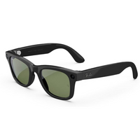 Ray-Ban Meta - Wayfarer (2e génération) lunettes - Noir brillant, verres verts-L'appareil photo ultra grand-angle de 12 Mpx vous permet de capturer des photos et des vidéos nettes et éclatantes en gardant les mains libres, pour rester pleinement dans l'instant présent. Prenez des photos d'une résolution de 3024 x 4032 et des vidéos allant jusqu'à la qualité Ultra HD 3K d'une simple pression sur un bouton.